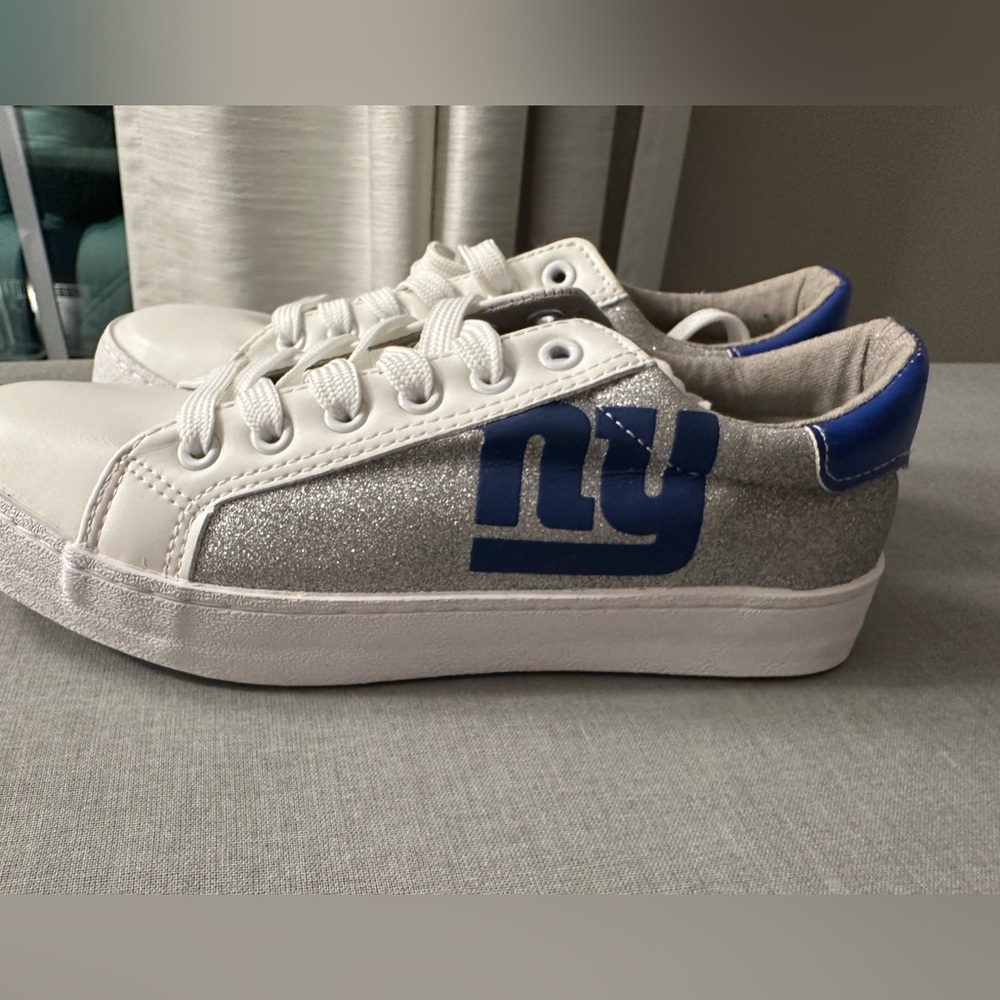 New York Giants Womens Glitter Low Top Shoe